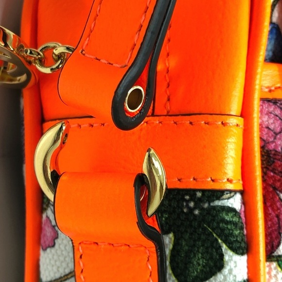 GUCCI Authentic Black Leather Shoulder Bag - Picture 9 of 15